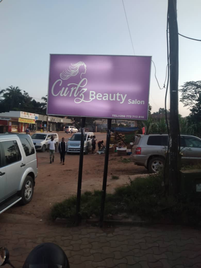 Curlz Beauty Saloon